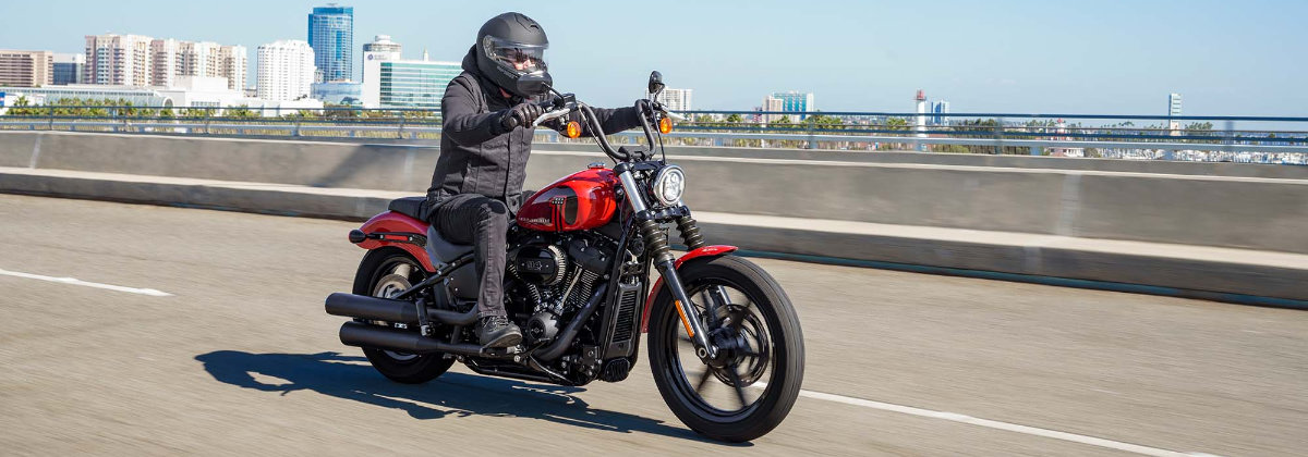 Compare 2022 Harley-Davidson® Street Bob® 114 vs Fat Bob® 114