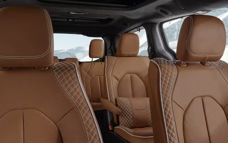 Chantilly, VA - 2024 Chrysler Pacifica Hybrid's Interior Chantilly, VA - 2024 Chrysler Pacifica Hybrid's Interior