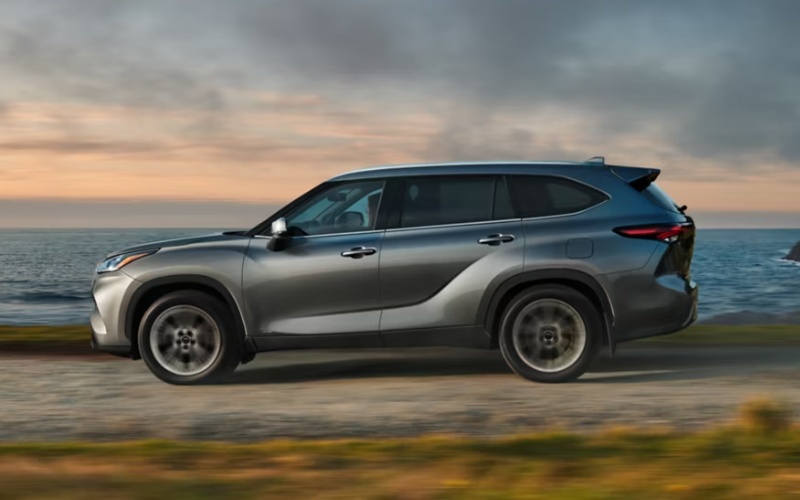 South Bend, IN - 2026 Toyota Highlander Hybrid's Overview South Bend, IN - 2026 Toyota Highlander Hybrid's Overview