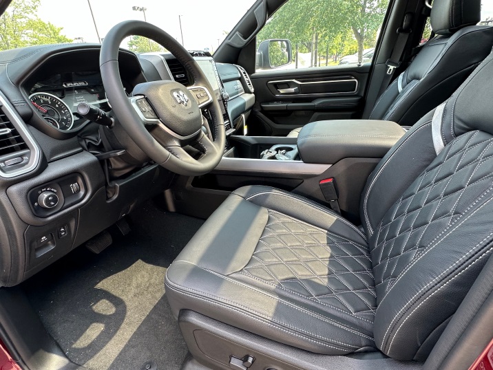 CUSTOM RAM 1500 BIG HORN - Image3