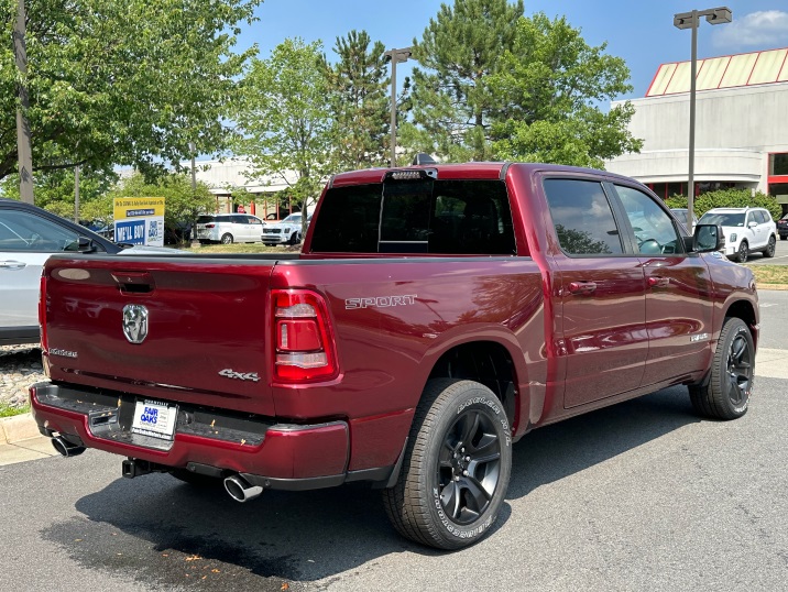 CUSTOM RAM 1500 BIG HORN - Image8