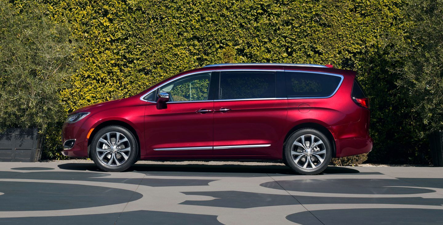 minivan chrysler 2018