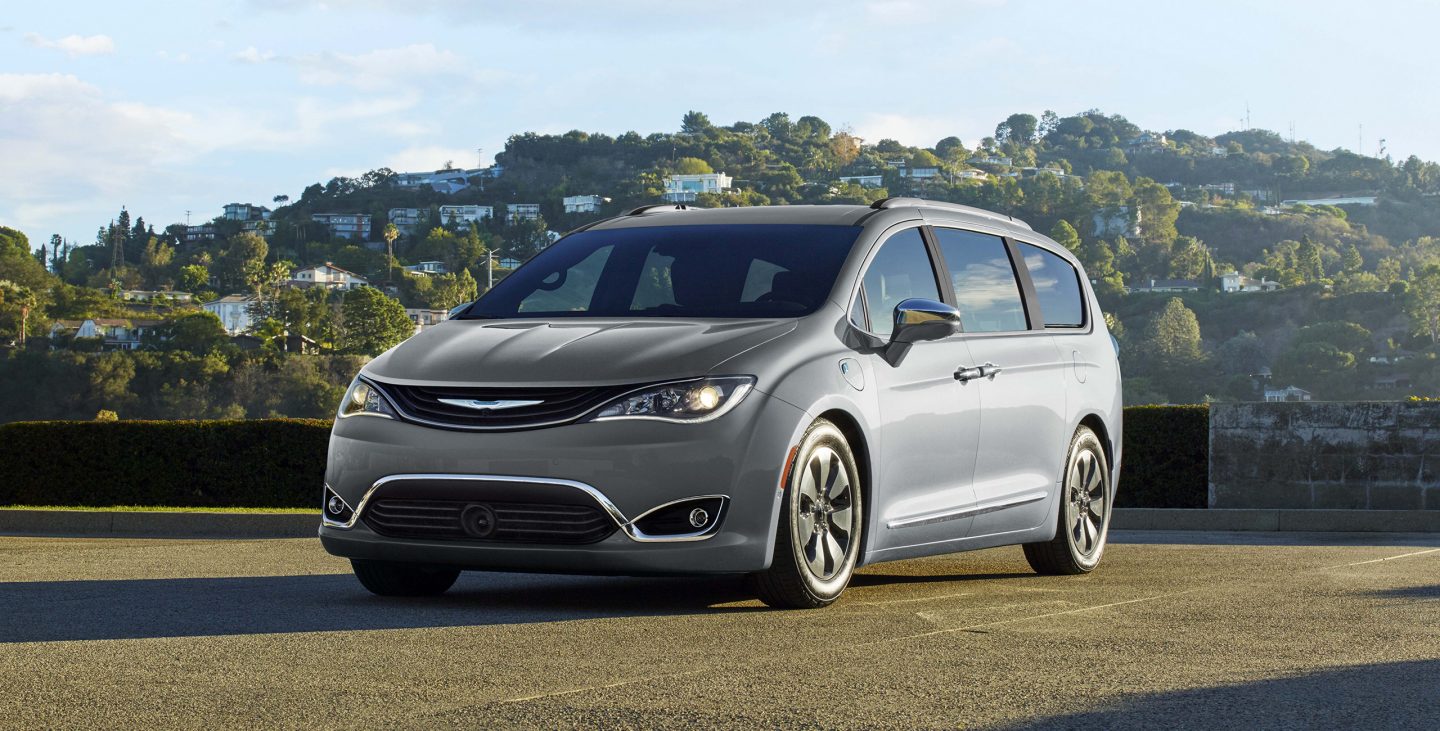 2018 chrysler best sale pacifica vans