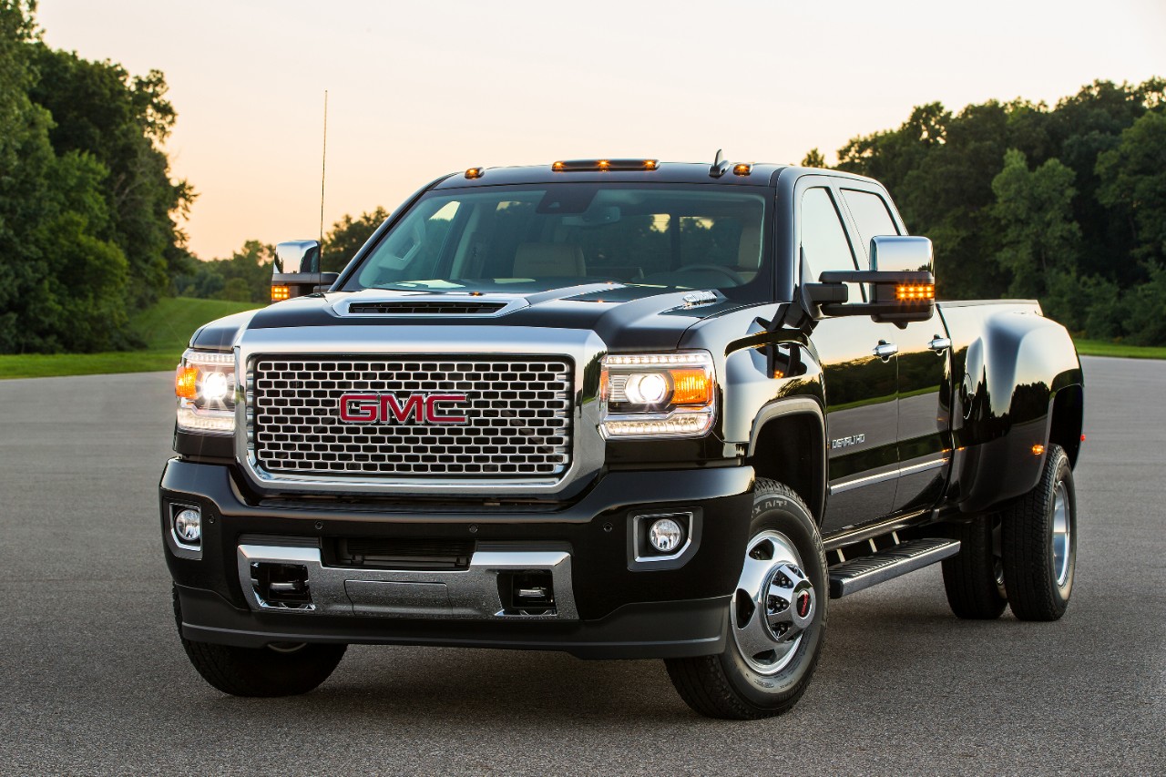 Waukee Iowa - 2018 GMC Sierra 3500HD's Exterior