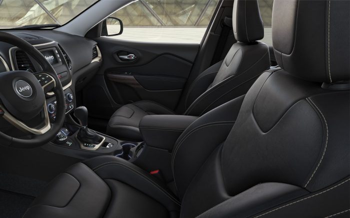 Greensboro NC - 2018 Jeep Cherokee High Altitude's Interior Greensboro NC - 2018 Jeep Cherokee High Altitude's Interior