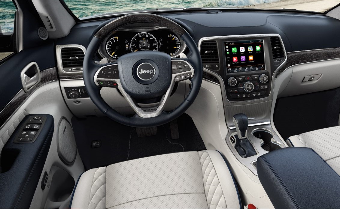 Salina KS - 2018 Jeep Grand Cherokee's Interior