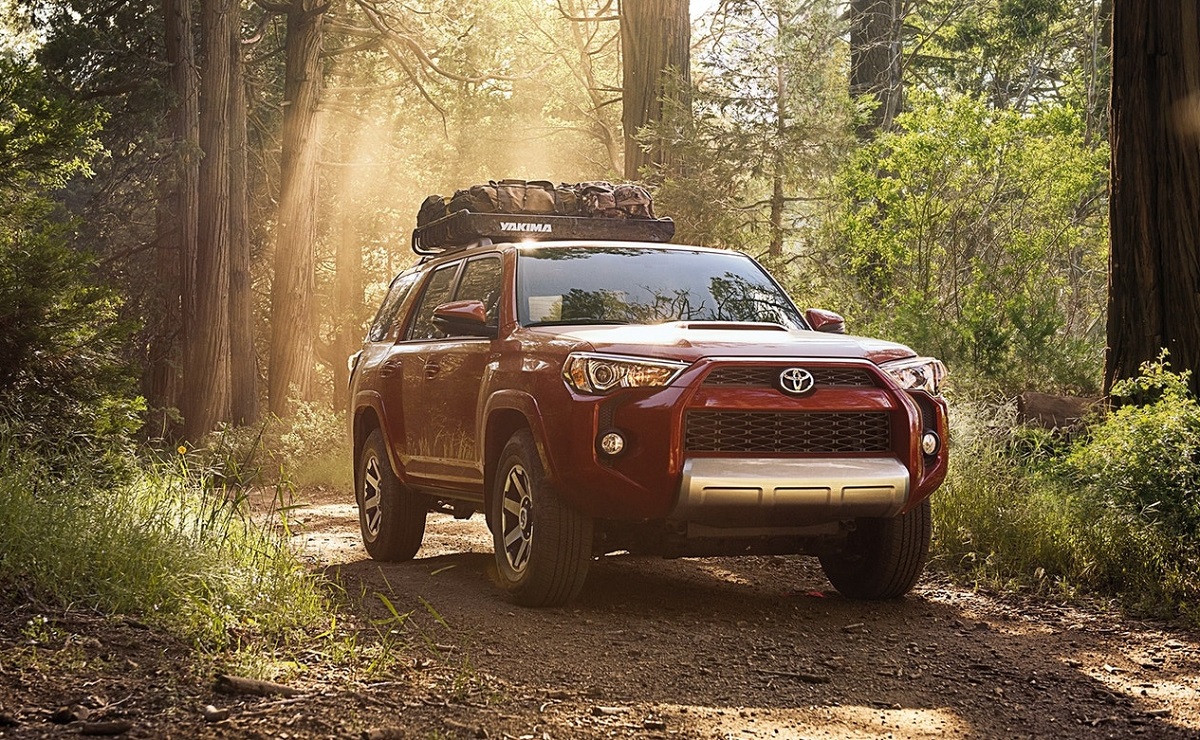 Pueblo CO - 2018 Toyota 4Runner's Exterior