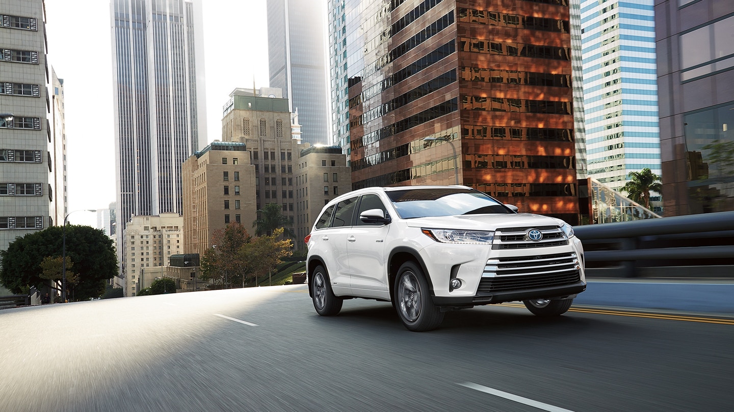 Pueblo CO - 2018 Toyota Highlander Exterior