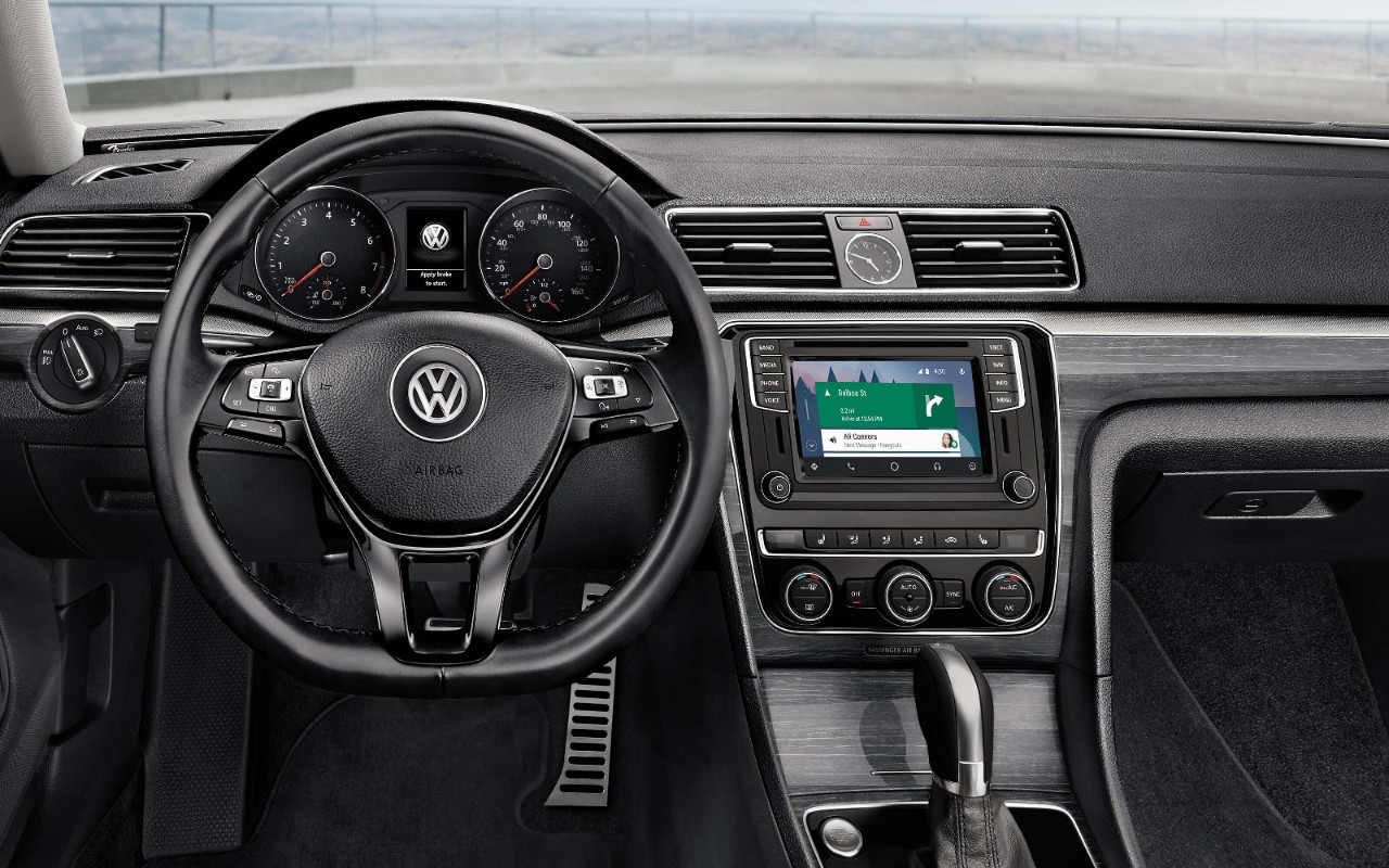 Charlotte - 2018 VW Passat's Interior