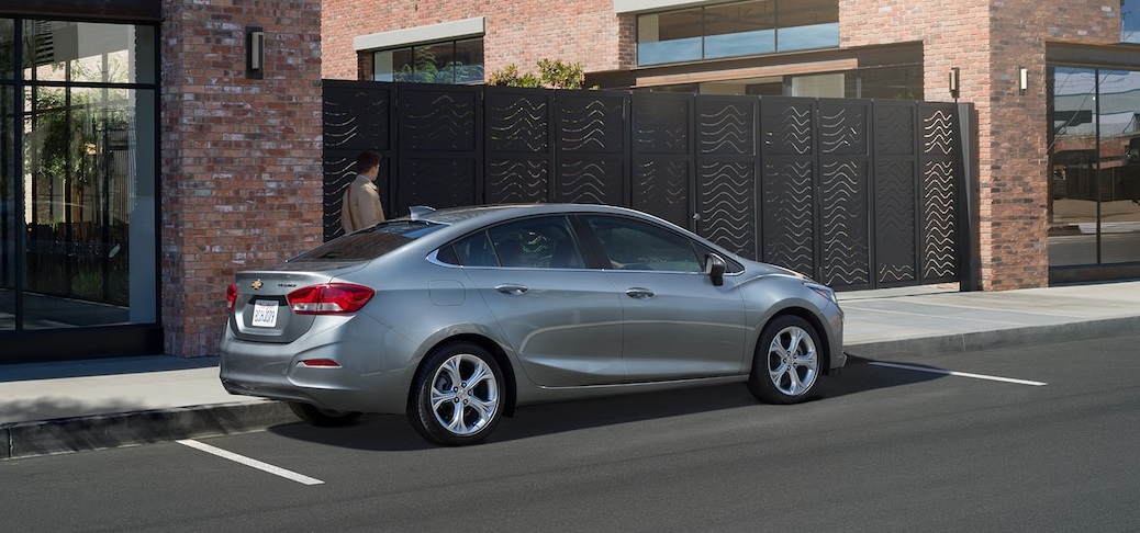 Quad Cities IA - 2019 Chevrolet Cruze's Exterior