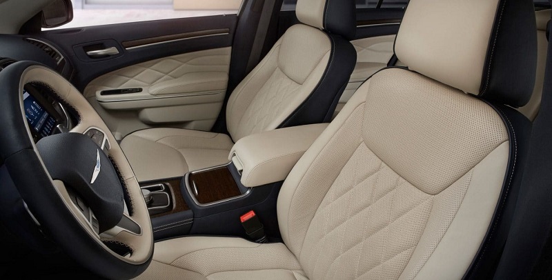 Bettendorf IA - 2019 Chrysler 300's Interior Bettendorf IA - 2019 Chrysler 300 Interior