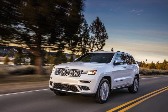 Wichita KS - 2019 Jeep Grand Cherokee's Exterior