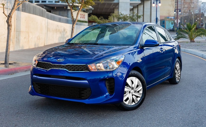 Discontinued Kia Rio AT Features & Specs