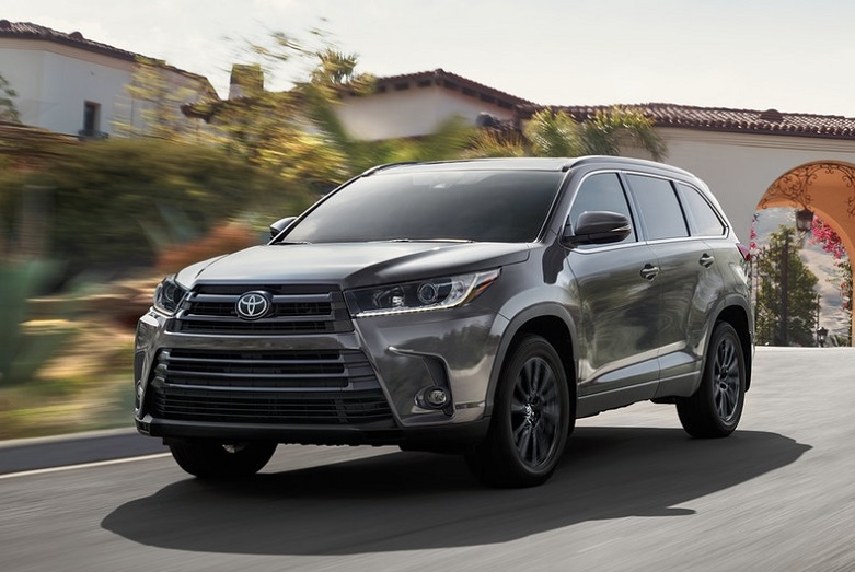 New Castle PA - 2019 Toyota Highlander's Exterior