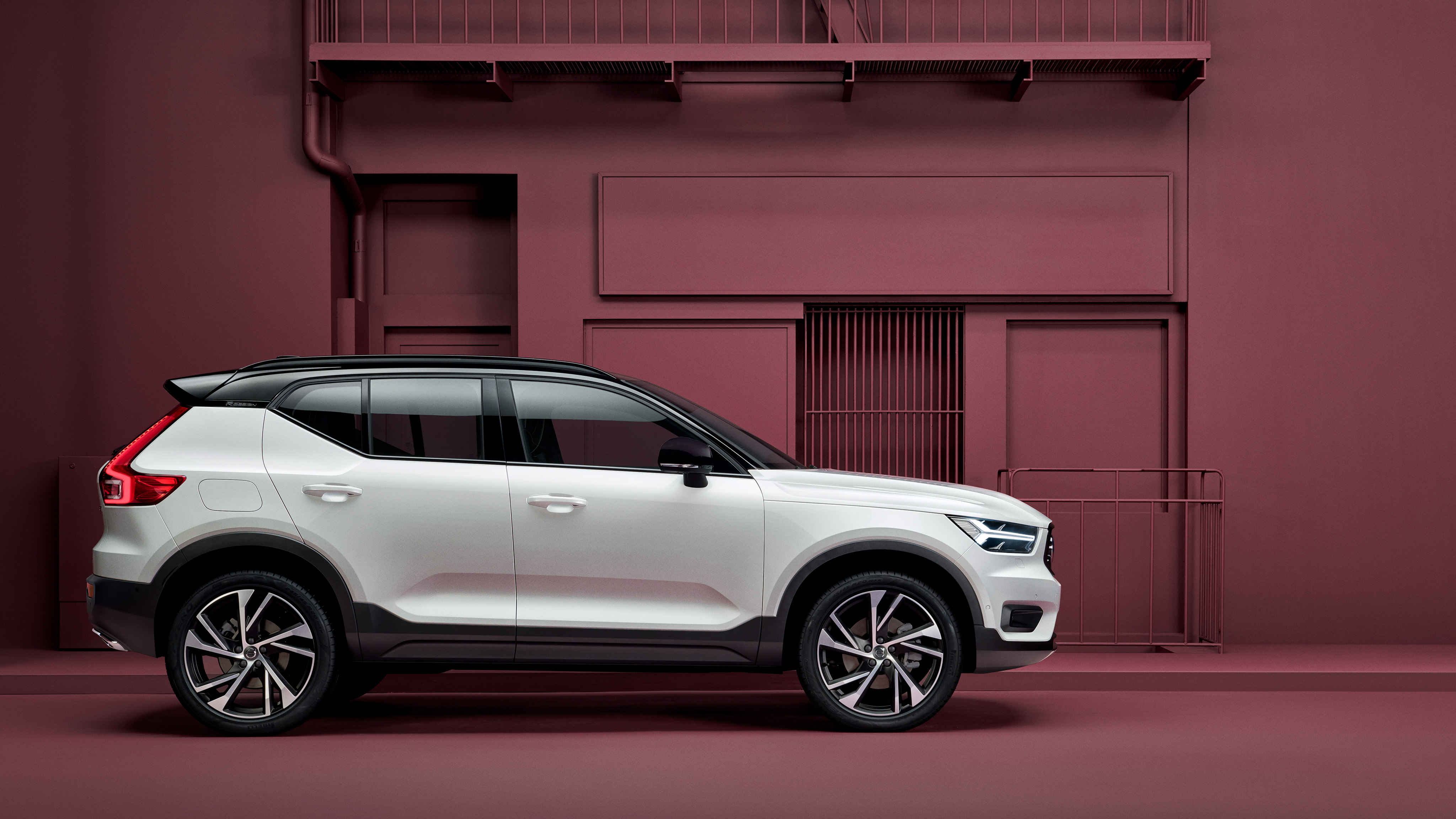 Volvo's first small premium SUV - 2019 VOLVO XC40's Exterior Volvo's first small premium SUV - 2019 VOLVO XC40