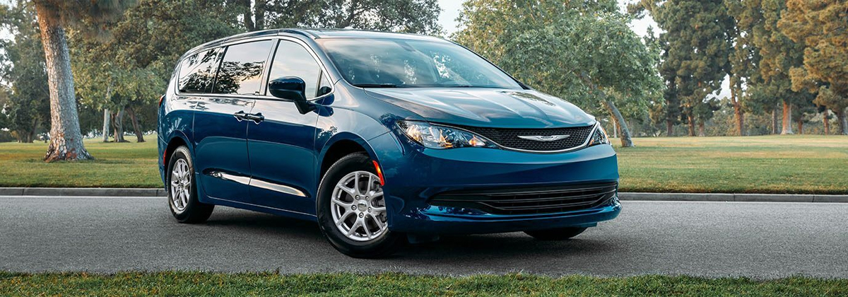 Research 2020 Chrysler Voyager near Cleveland OH