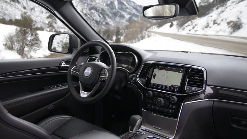 Manhattan KS - 2020 Jeep Grand Cherokee's Interior