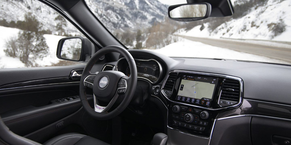 Cleveland OH - 2020 Jeep Grand Cherokee's Interior