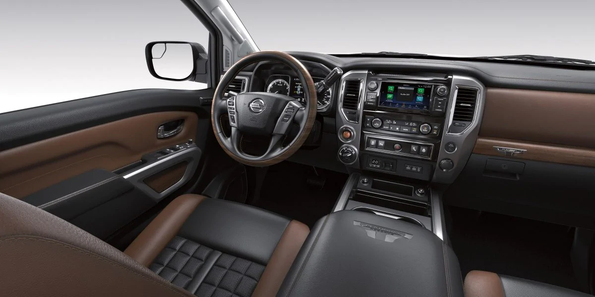 Salina Kansas - 2020 Nissan Titan's Interior