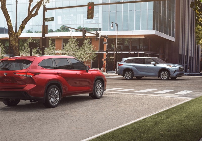 Pueblo Colorado - 2020 Toyota Highlander's Exterior