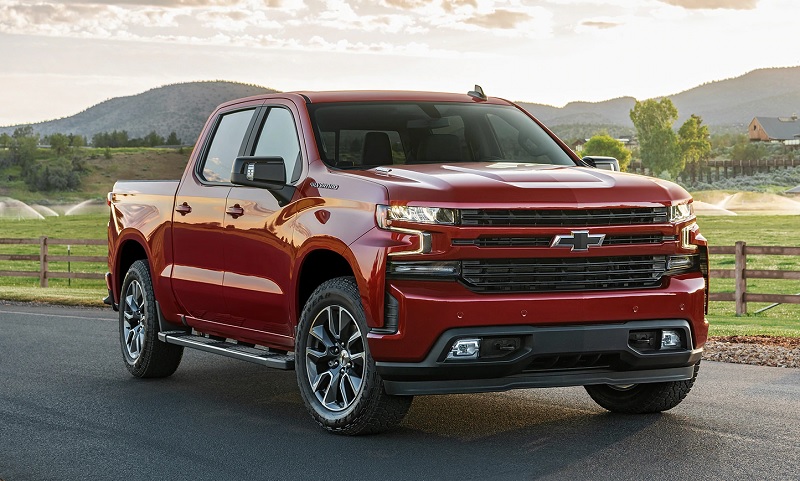 The 2021 Chevrolet Silverado 1500 provides more perspective near Bettendorf IA