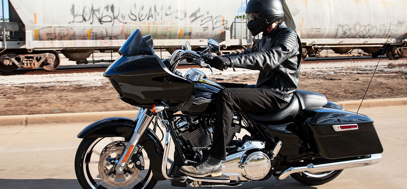 Schedule a 2021 Harley-Davidson® Road Glide® test ride near Annapolis