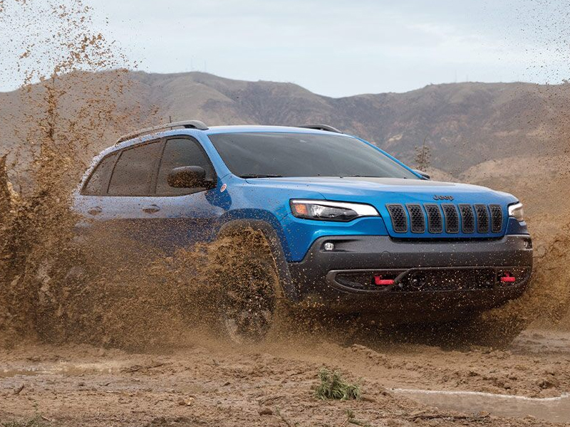 Drive the adventurous 2021 Jeep Cherokee near Timonium MD