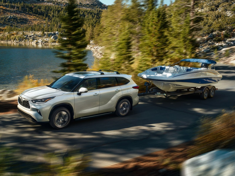 Toyota dealership near Youngstown OH - 2021 Toyota Highlander