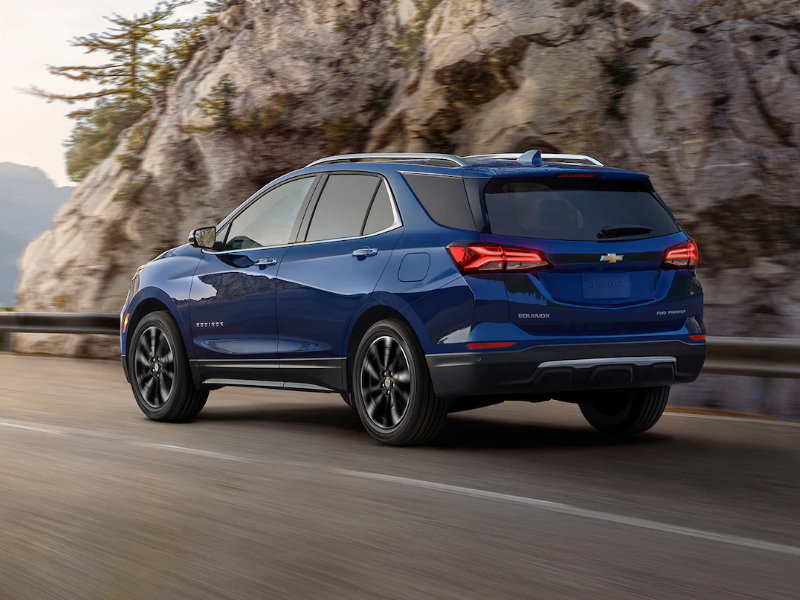 Columbus KS - 2022 Chevrolet Equinox's Exterior