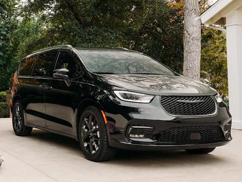 Quad Cities IA - 2022 Chrysler Pacifica's Exterior