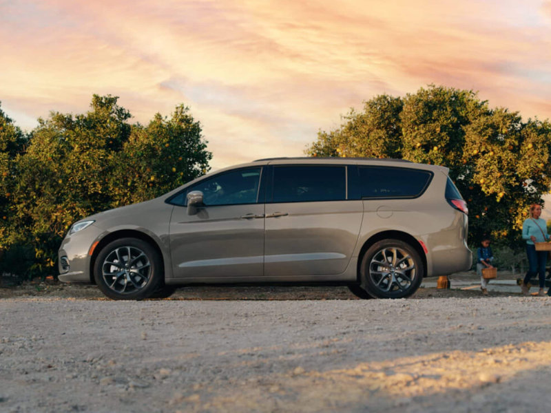 Chrysler Jeep Dodge RAM dealership near Painesville OH - 2022 Chrysler Pacifica