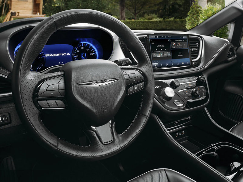 Anaheim CA - 2022 Chrysler Pacifica's Interior