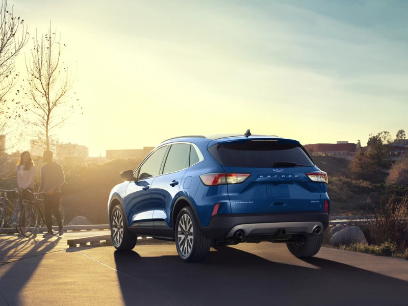 Research trim levels on a 2022 Ford Escape near Bettendorf IA