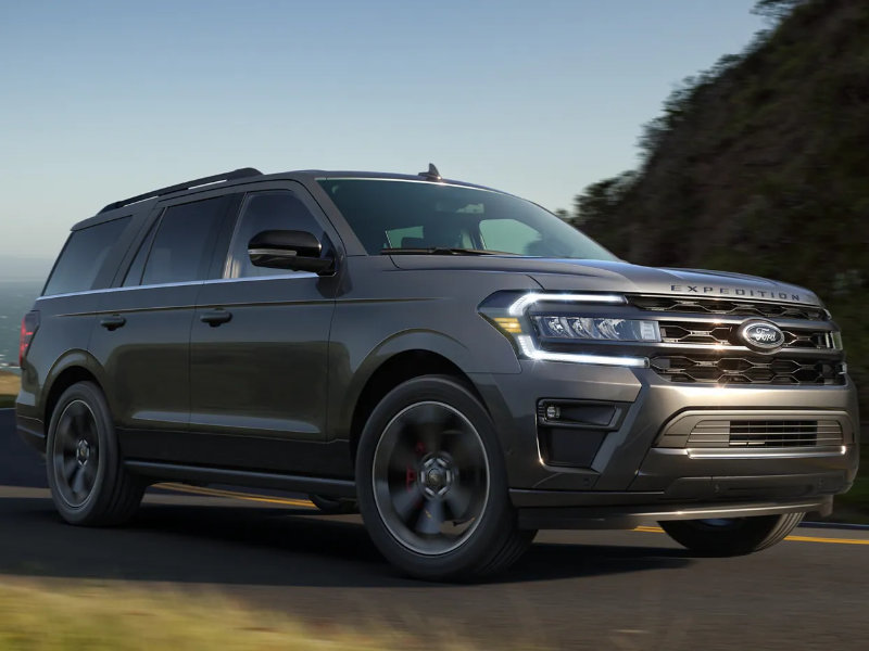 2022 Ford Expedition vs 2022 Toyota Sequoia near Austin