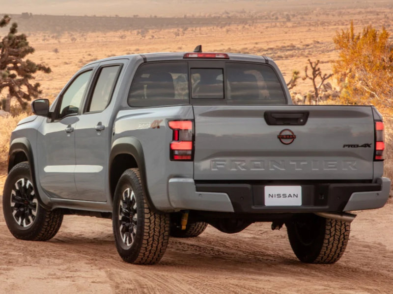 Tampa FL - Exterior de la Nissan Frontier 2022