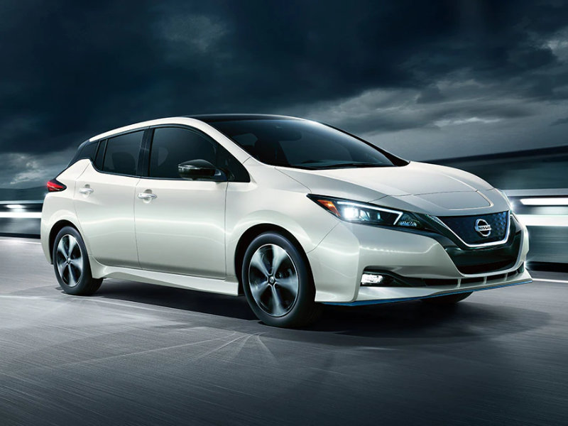 Nissan leaf vs deals prius