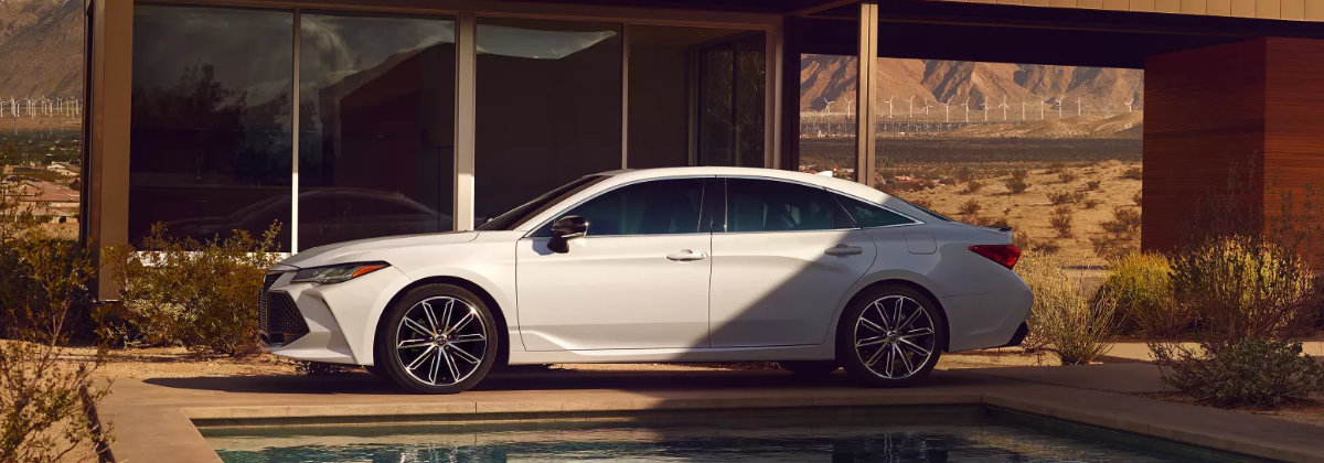 2022 Toyota Avalon near Warren OH