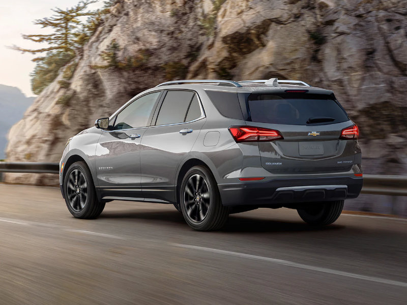 Massillon OH - 2023 Chevrolet Equinox's Exterior