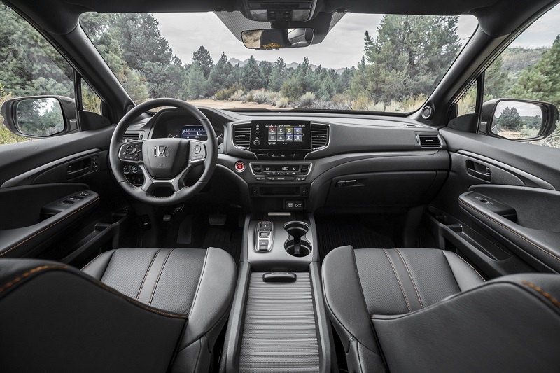 West Burlington IA - 2023 Honda Passport Interior