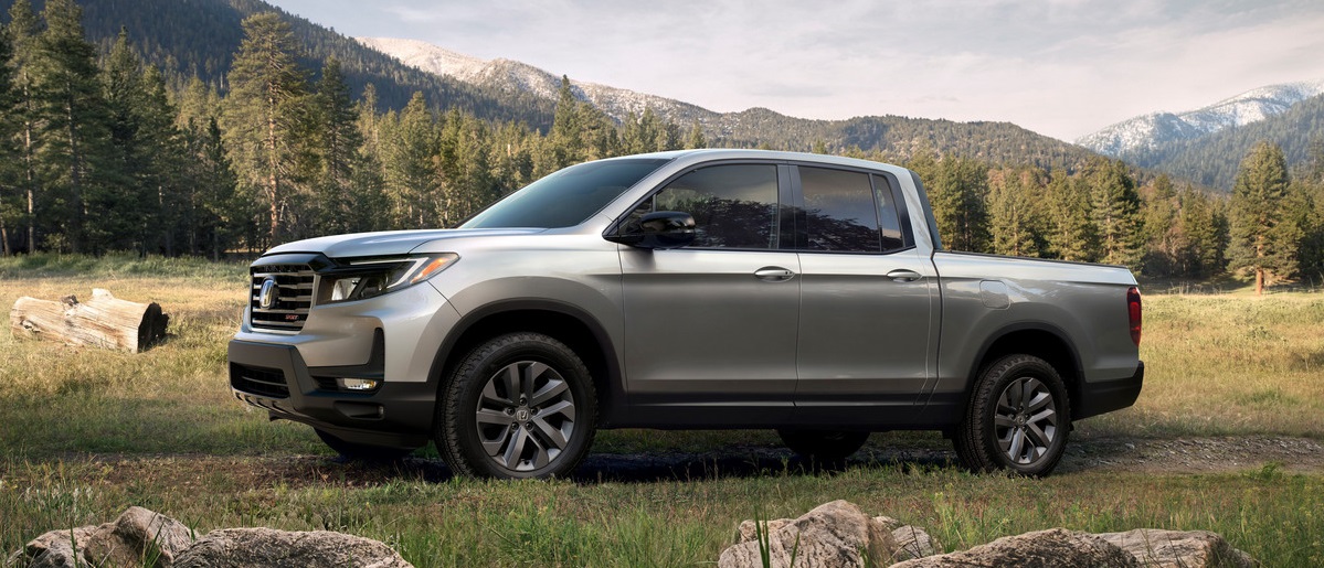 Research trim levels on a 2023 Honda Ridgeline near Fairfield IA