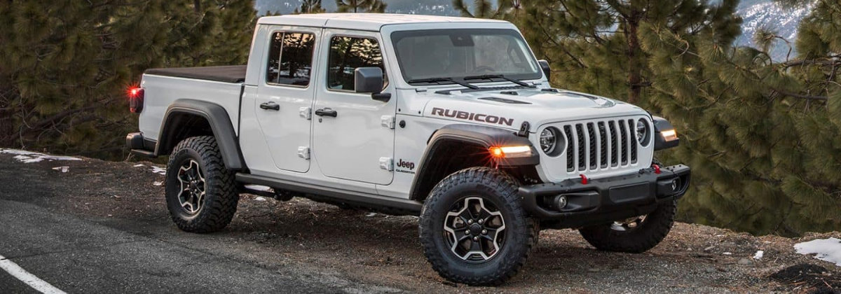 Explore the 2023 Jeep Gladiator near Galena IL