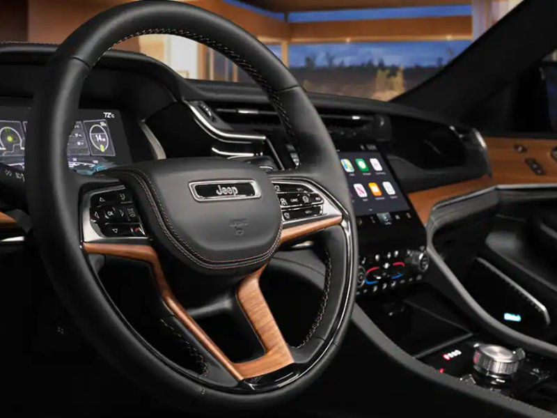 Wichita KS - 2023 Jeep Grand Cherokee's Interior