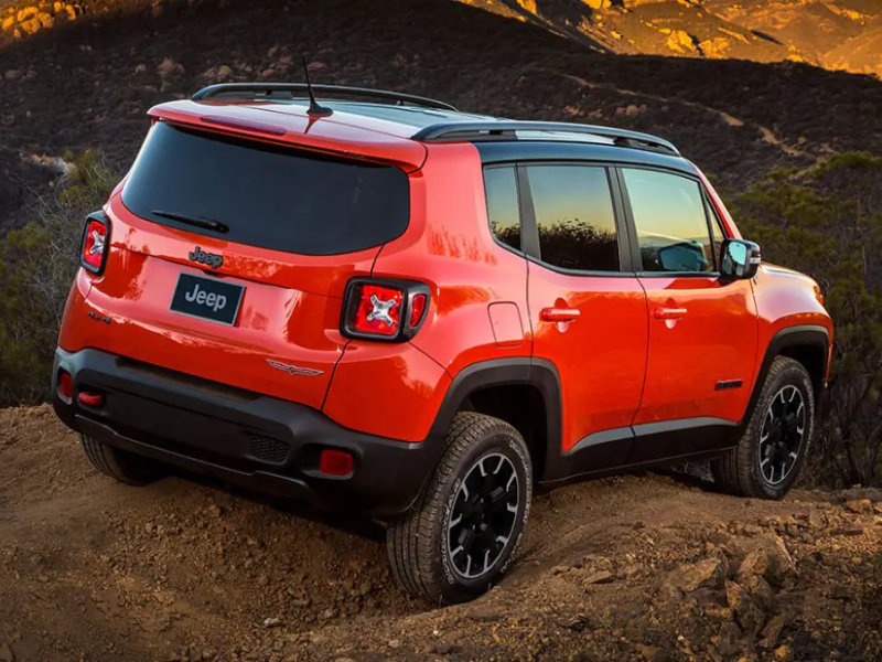 Maquoketa IA - 2023 Jeep Renegade's Exterior