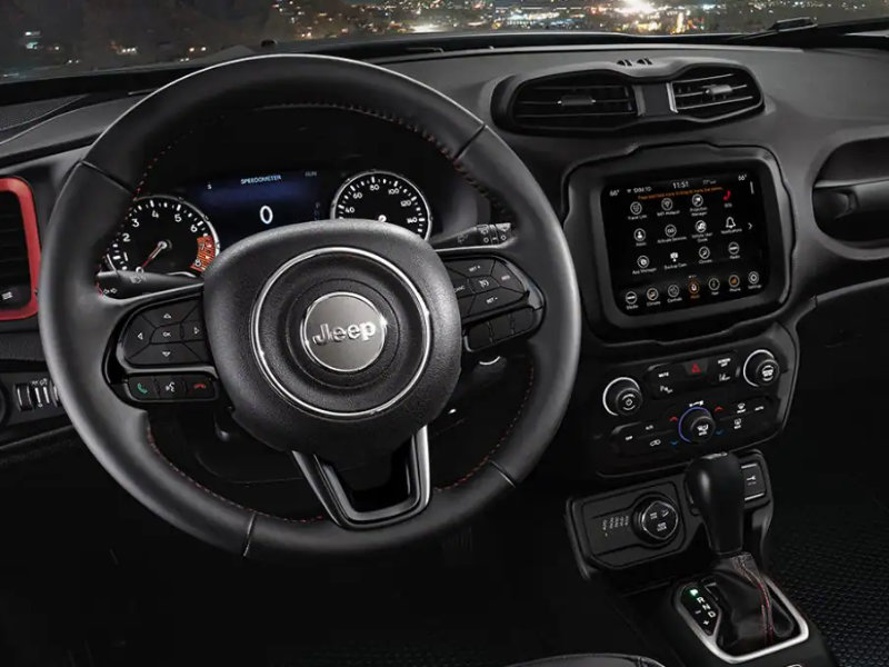 Painesville OH - 2023 Jeep Renegade's Interior