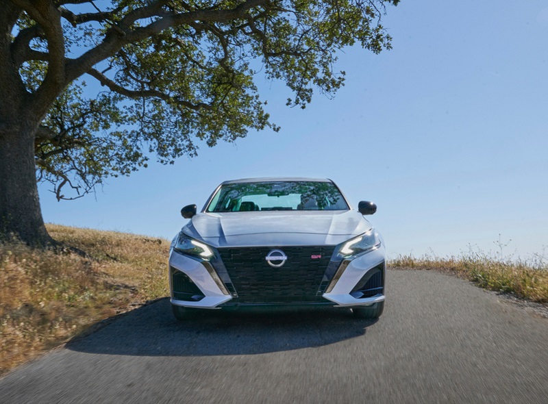 Wichita KS - 2023 Nissan Altima's Exterior