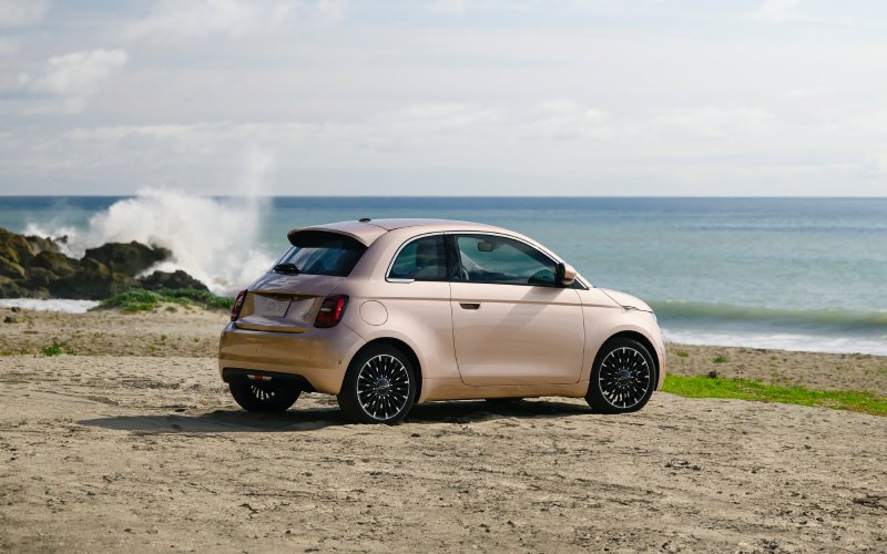 El Paso, TX - 2024 FIAT 500e's Exterior