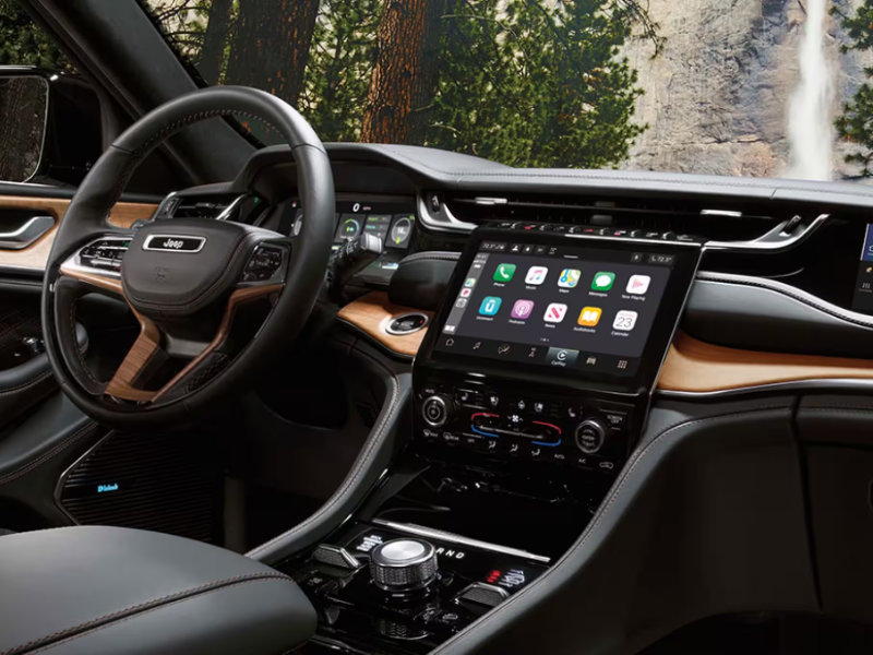 Houma LA - 2024 Jeep Grand Cherokee's Interior