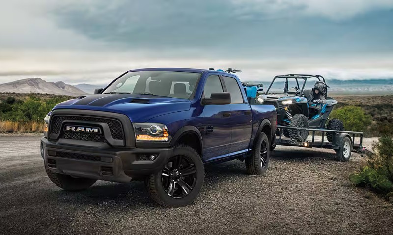 Bettendorf, IA - 2024 RAM 1500 Classic 's Exterior