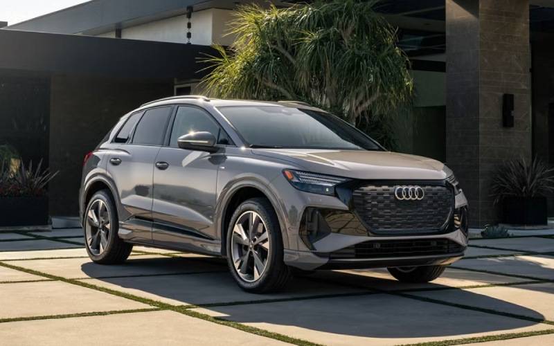 Rapid Charging and Everyday Convenience in the 2025 Audi Q4 e-tron near Monterey, CA