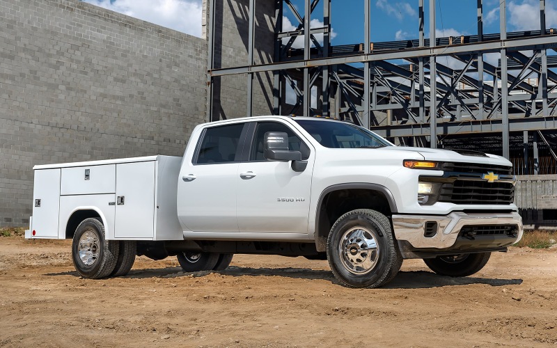 How Broken Arrow, OK Work Crews Maximize the 2025 Silverado 3500 HD Chassis Cab